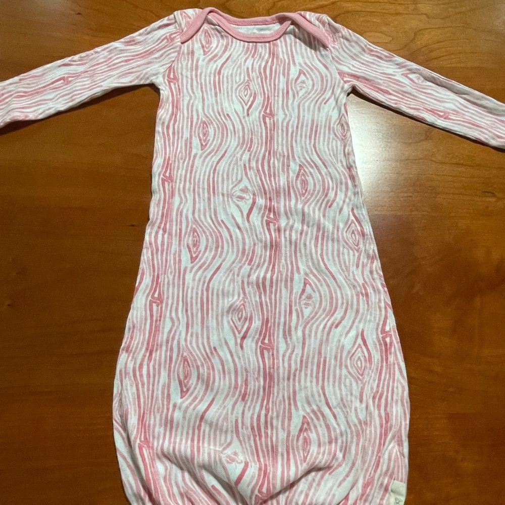 COPY - ✨3 for 15$✨Burts Bees Baby Sleeper Gown Size- 0-6M Made in India!!💕🔥